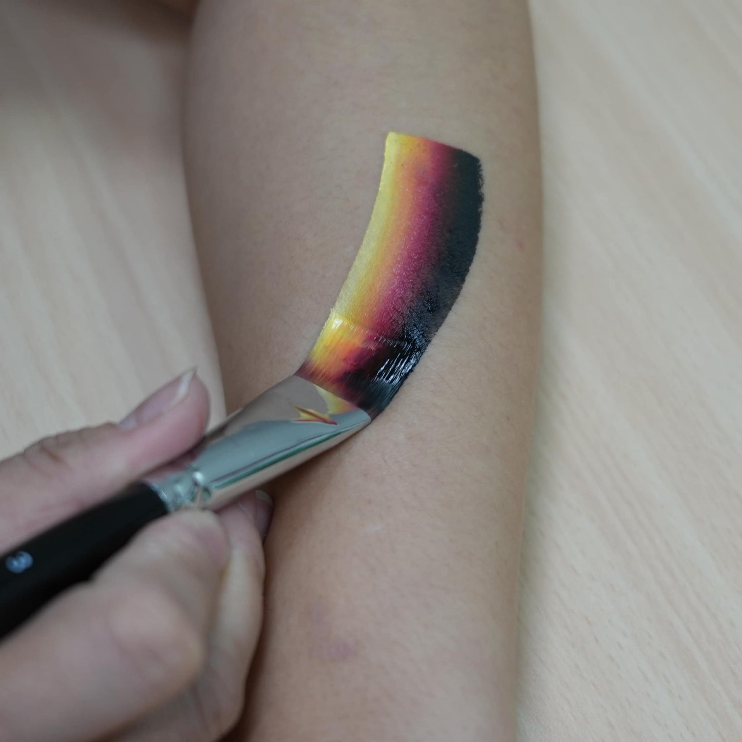 Professional body paint Medium flat brush 03